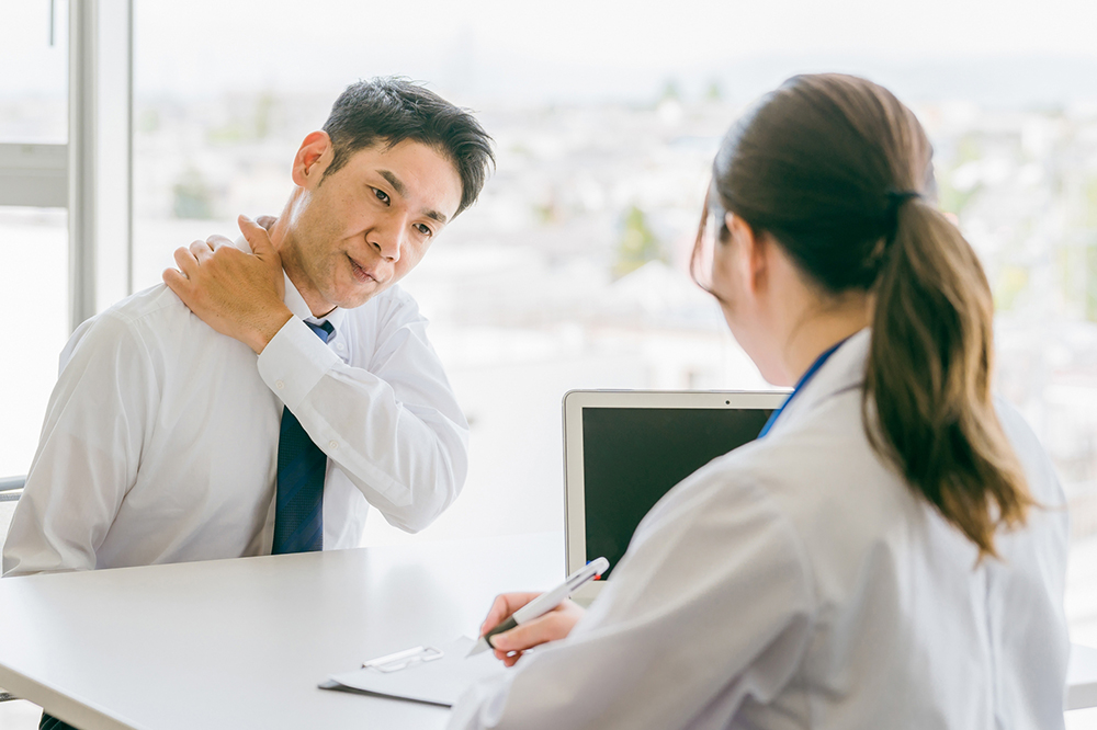 首肩凝りに悩む現代人必見! 原因・予防・改善策を徹底解説